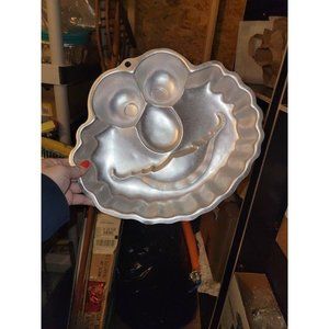 Wilton Sesame Street Workshop ELMO Face Metal‎ Cake Pan Mold 12” x 10”